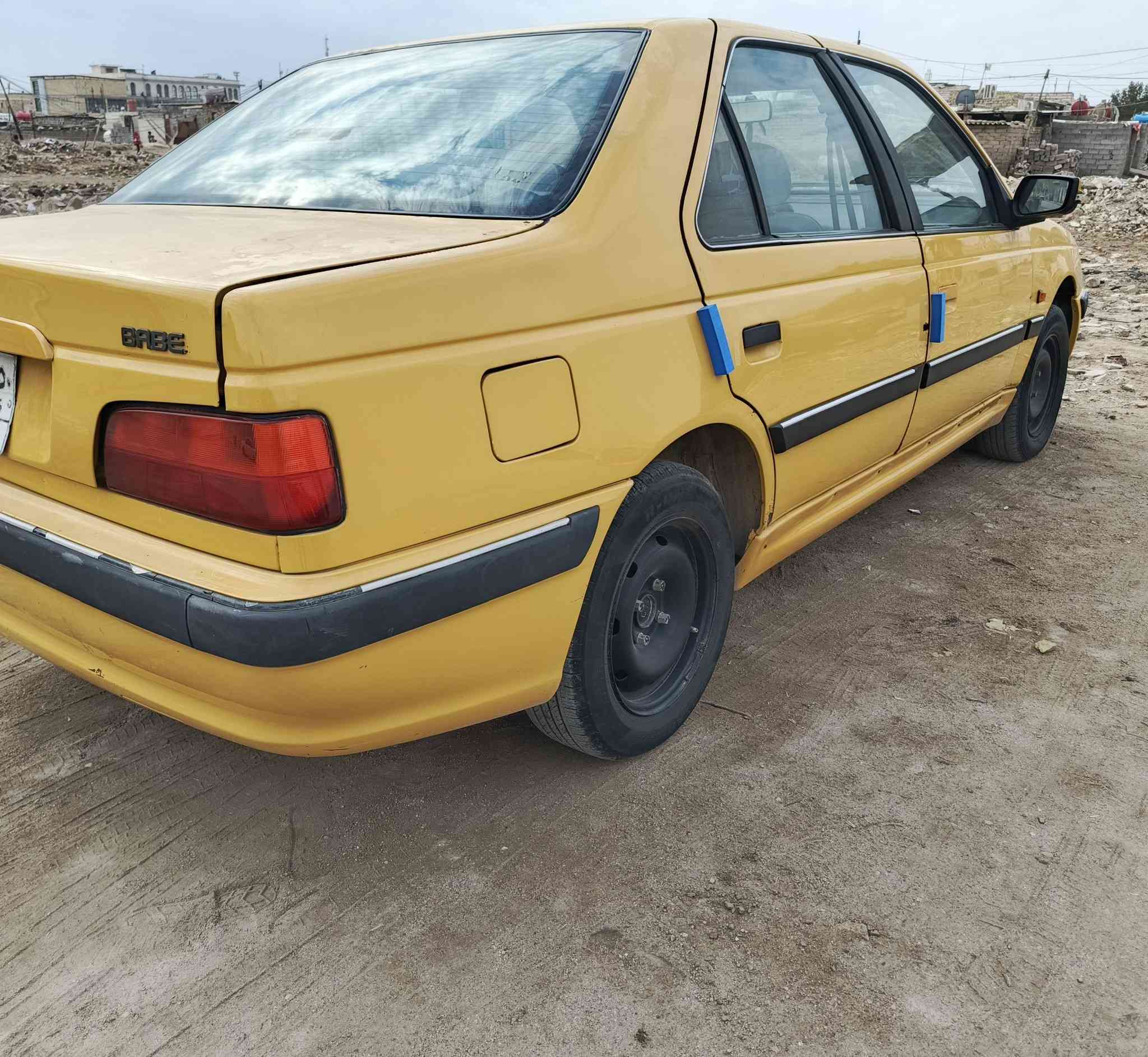 بيجو بارص موديل 15رقم ميسان بيها جاملغ وبنيد صبغ السيارة جاهزه السعر 33الاتصال ***********العنوان ميسان الشراي يتصل ويدلل.
