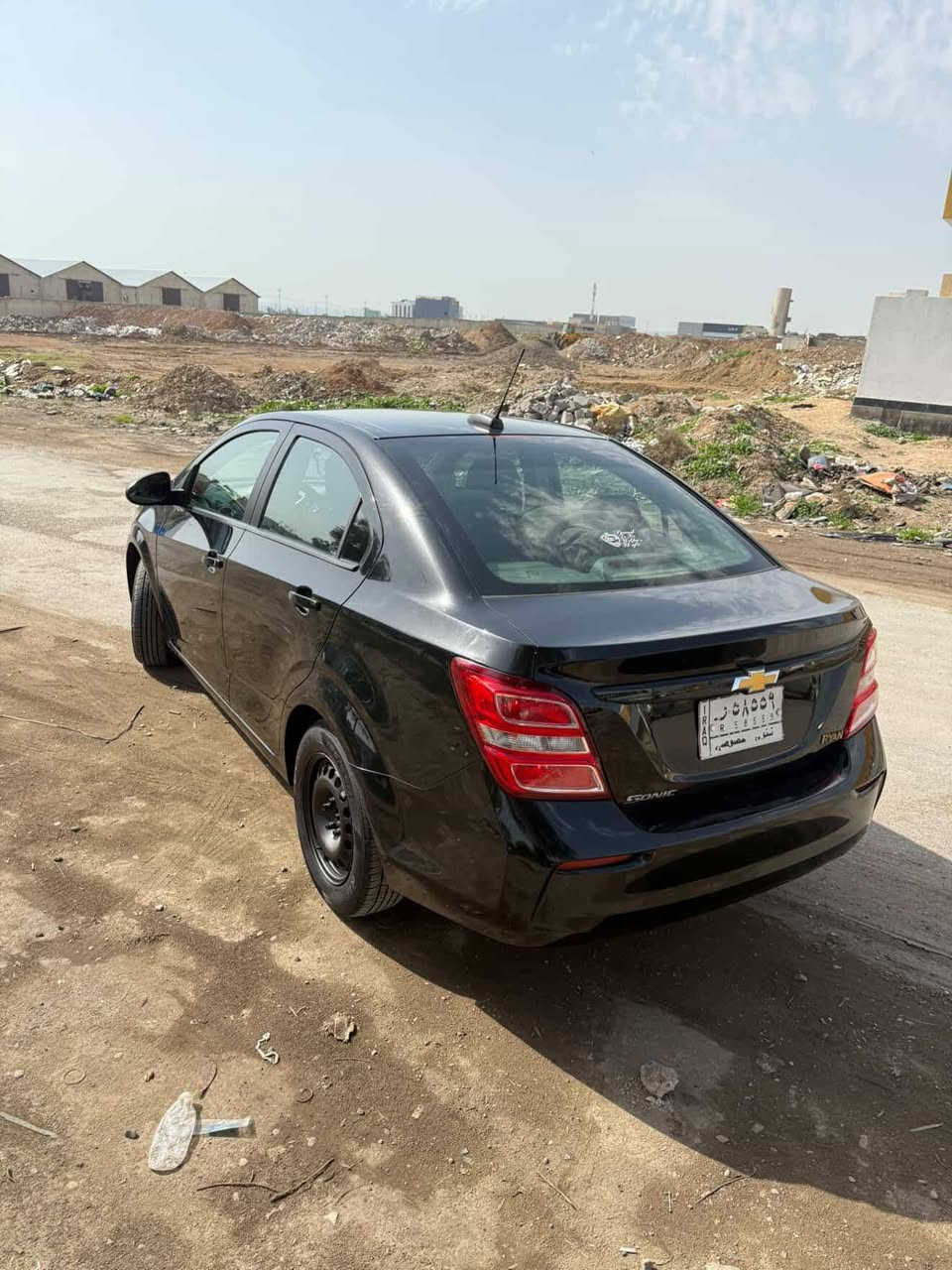 السلام عليكم شوفرليت سونك 2019
🛑 سياره كلين بدون صبغ
 🛑 ضررها شبر بارد بل بوند فقط
🛑 مكينه ١٨ شرط
🛑 كير شرط
🛑 سعرها ٨٩ بيه مجال بسيط
🛑  استفسار ***********
