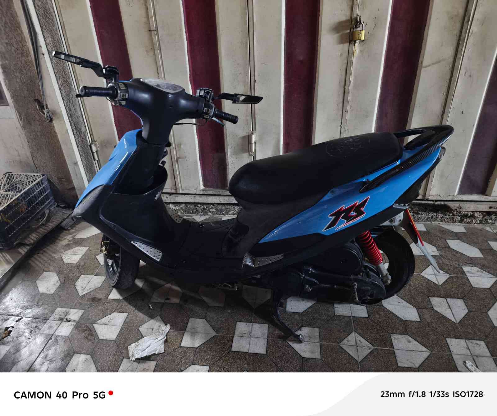 سلام عليكم ماكس عدله للبيع مكينه بلاديه بوشه 49 بس بيها ضعف بل ولفات الدراجه كهربائياتها كلها شغاله تايراتها نظيفه دبلاتها نظيفه ابريكات شغاله دبل استان مكاني كوت حي الحكيم التصال على الرقم ***********
