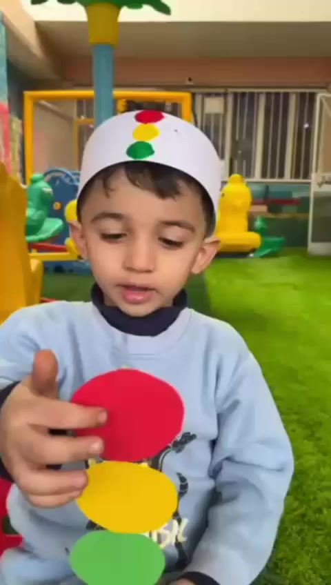 🚦 مرحبًا يا أصدقاء!👫 هل تعرفون معنى إشارات المرور؟🚦 في نشاطنا التعليمي اليوم سنكتشف معًا كيف تحافظ الإشارات🚦 على سلامتنا أثناء اللعب🎠🌠 والذهاب إلى الروضة🏫 
#اطفال دريم لاند 66"
♥️المكان الأفضل لاطفالكم ♥️
(روضة وحضانة دريم لاند 66)

الموقع 🕹️
حي الجامعة شارع  66
خلف ماركت النوارس 

للتواصل معنا عبر الرقم ☎️
***********
