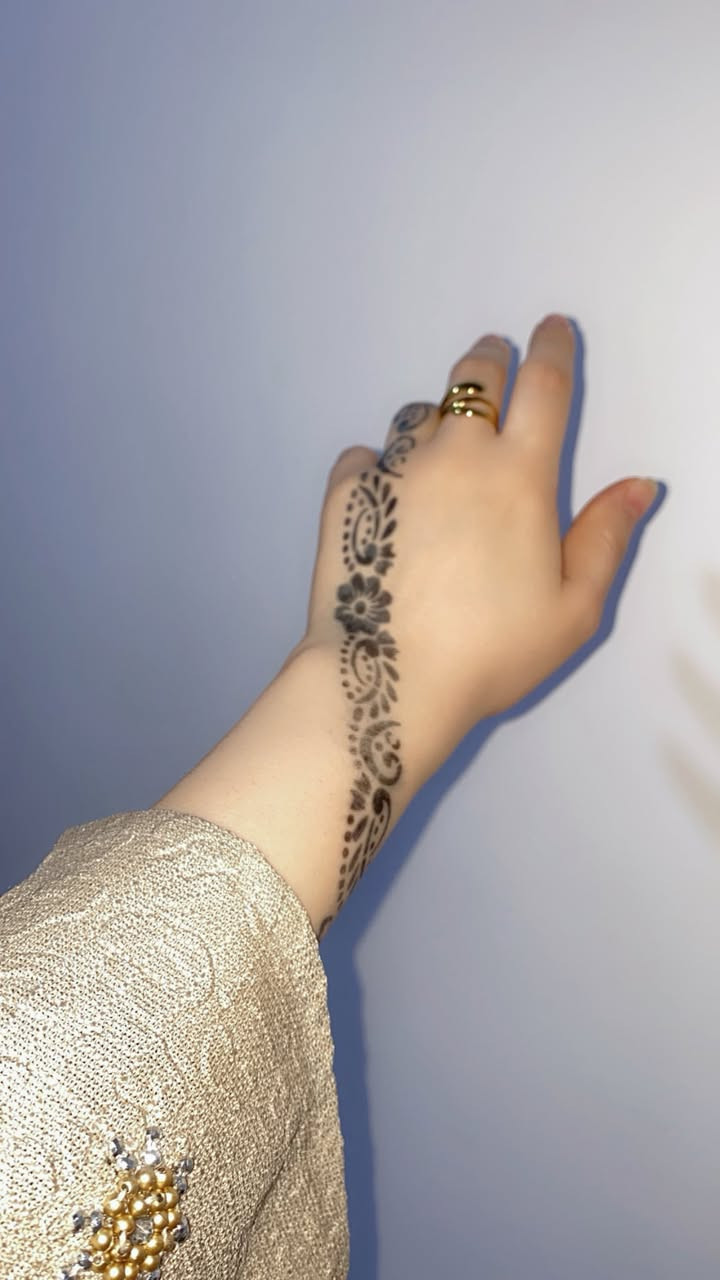 حنه لون اسود مع طباعه 
السعر 5


**إذا كنت صاحب هذا الإعلان وتريد حذفه لأي سبب، رجاءا أرسل رسالة إلى الدعم الفني**