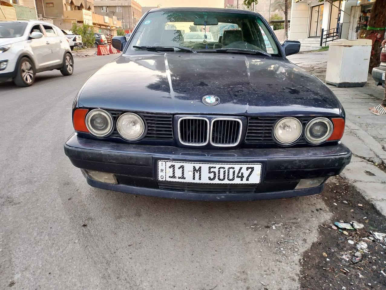 السلام عليكم
بي ام دبليو 1990 للبيع 
كير اوتماتيك. تبريد يراد بس غاز . محرك خير من الله
السياره باسمي 
رقم انكليزي
السعر 55$ 
للتواصل الرقم ***********
