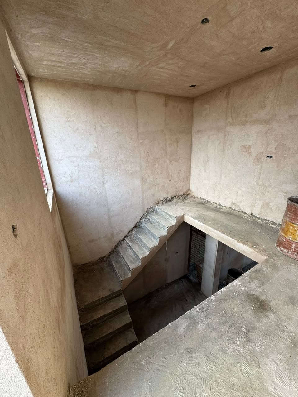 🏡/ دار للبيع المساحة ١٠٠ م طابو زراعي سند ٢٥ تحويل مباشر

                   الواجهة ٥ م / النزال ٢٠ م

🧱/ بناء قيد الإنشاء حديث درجة اولى 

         ( استلام مباشر عند التكملة )

الطابق الأول/ مطبخ . هول . استقبال . غرفة نوم . مجمع صحيات 

الطابق الثاني/ غرفة نوم . هول . 

🌏الموقع / بداية ابي غرق قرب محطة النوار خلف مفروشات الجنابي قريب جداً من شارع كربلاء 

للاستفسار اكثر مراسلة الصفحة او مراجعة مكتب 

بشار للعقار والمقاولات بداية شارع الحسينية من جهة شارع ٦٠ 

***********          ***********
