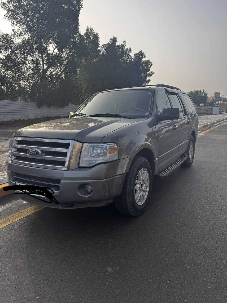 سلام عليكم للبيع
فورد اكسبديشن موديل ٢٠١٢ وكالة نيفا 
السياره خليجي مابيها حادث رقم شمالي اربيل السياره ماشيه ١٣٠ الف كيلو متر كير و مكينه جديدات السياره نضيفه و احلى من الصور السياره ما ناقصها شي ربع ما تذب عليها السعر ١٤٥ و بيها مجال للشراي 
مكاني بغداد الدوره 
للتواصل : ***********
