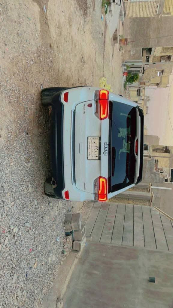 لـلـبـيـع 🪬

#جيب. كراند شيروكي 
#مـوديل 2022 𒊹︎
#مـاشـيه .٦٢ ك  . 𒊹︎
#رقم. بغداد تحويل ثاني يوم بأسمي . 𒊹︎
#لـون.ابيض 𒊹︎

#فئـة LIMITED  فـول. مـوصـفـات𒊹︎

( مـوصـفـات 1/1 )  
✪✪✪✪✪✪✪✪✪
☜︎ شاشه كبيره ☞︎✔︎
☜︎  كشنات تدفه ☞︎✔︎
☜︎كشنات تبريد ☞︎✔︎
☜︎ردار جانبي وخلفي  ☞︎✔︎
☜︎فتحة  ☞︎✔︎
محرك 3600
6 سلندر
☜︎اشاير بل مري ☞︎✔︎
☜︎كشنات جلد ☞︎✔︎
☜︎صندوق كهرباء ☞︎✔︎
☜︎كار بلاي ☞︎✔︎
☜︎ستيرن تدفه ☞︎✔︎
☜︎خزن ميموري  كشنات مع الستيرن  ☞︎✔︎
☜︎بصمة ابواب ☞︎✔︎
☜︎جام اوتو ☞︎✔︎
☜︎ رادار خلفي  ☞︎✔︎
☜︎حساسات خلفيه ☞︎✔︎
☜︎نضام سبورت و ايكو ☞︎✔︎
☜︎تحكم جهتين ستيرن ☞︎✔︎
☜︎ مانع انزلاق ABS نضام ☞︎✔︎
☜︎ سستم صوت متكامل
 ☞︎✔︎
☜︎ بلاجكتور زنون ☞︎✔︎
☜︎اشارة LED ☞︎✔︎
☜︎لايت زنون ☞︎✔︎
☜︎تبريد قطعتين ☞︎✔︎
☜︎كشنات خلفي تـدفـه ☞︎✔︎
☜︎كروس سرعة ☞︎✔︎
☜︎  فور ويل   نضام ماوس ☞︎✔︎
معروفه ال 22 ومواصفاتهه المتد الفول الشكل القديم 5 راكب

➜➜➜➜➜➜➜➜➜➜➜➜➜➤➜➜
#الحادث.  : جاملغ وبنيد والثاني مصبوغ  
  : موجود سونار يمكم 

السعر ‼️ علق بتم يجيك السعر بالخاص ‼️

مكان السياره بغداد الزعفرانيه 

رقم صاحب السياره ***********
