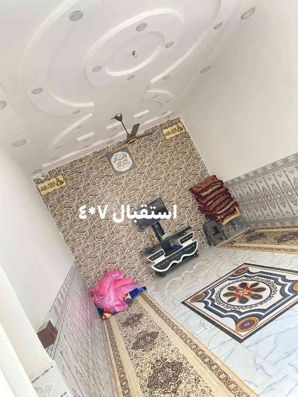 السلام عليكم 
بيت للبيع قرب سيطره الالبان 
٢٠٠متر
***********
