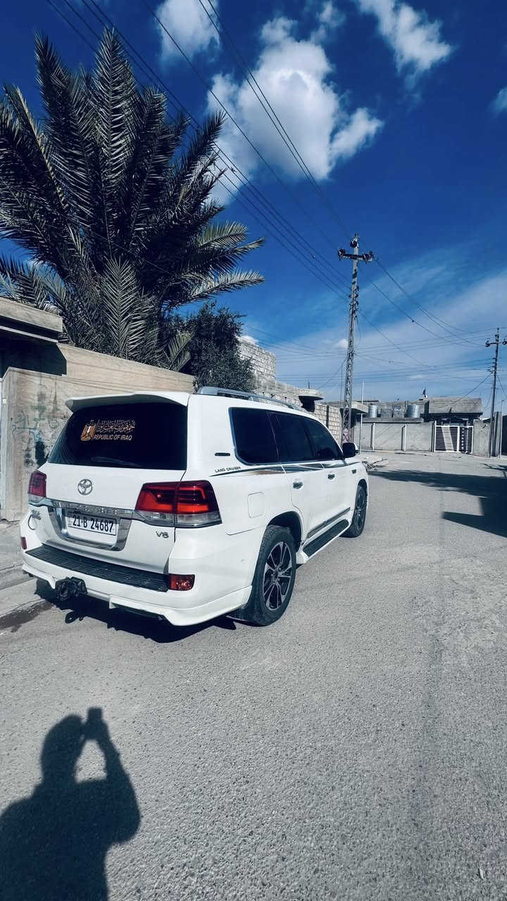 لاندكروز  2010
محدثة 2021 

صبغ حزام ماعده صقف
منظومه غاز بي 
لايتات زنون  

شرط تحويل 

رقم سليمانيه 

***********
