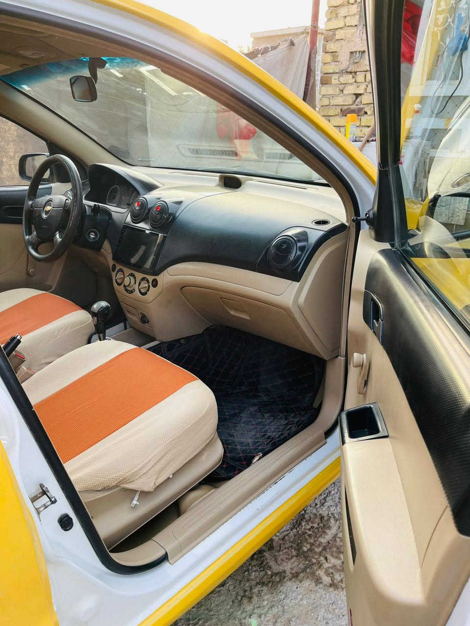 السلام عليكم افيوم موديل 2013 خليجي كير اوتماتيك  السياره جديده كير ومحرك جديد مال جناي  تبريد شغال هيئه وغرمات مصفره السعر 63 المكان بابل الاتصال ***********
