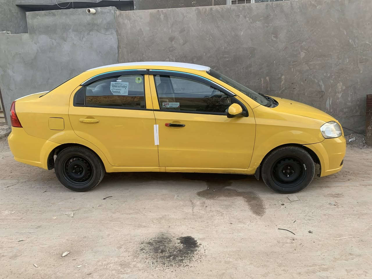 افيو 2008  رقم انكليزي بابل سنويه لحد سنة 30 هزة سنة 25 تبريد شغال السعر 53$ وبيها مجال للشراي للأتصال على الرقم  *********** العنوان بابل - حلة
