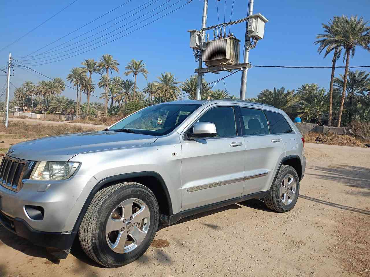 السلام عليكم
للبيع سياره جيب خليجي 2013 
بدون حادث 
مكاني كربلاء والاستفسار اكثر على هذا الرقم ***********
