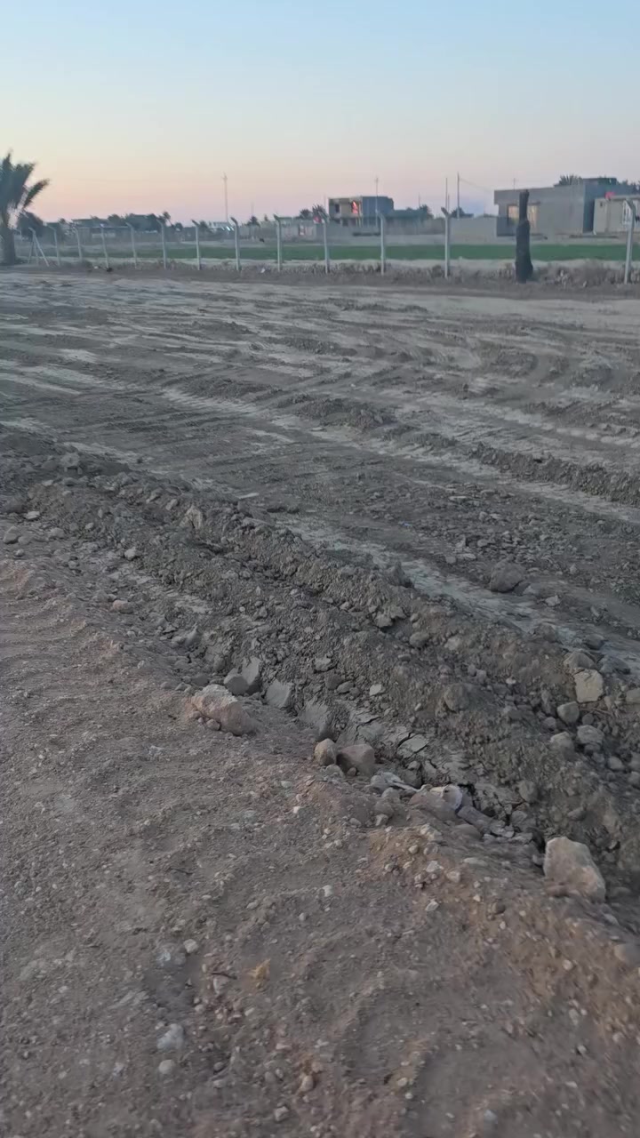 قطع تقسيم جديد مكان كلش مرتب قرب مزار علويه شريفه طابو زراعي سند ٢٥   ***********
