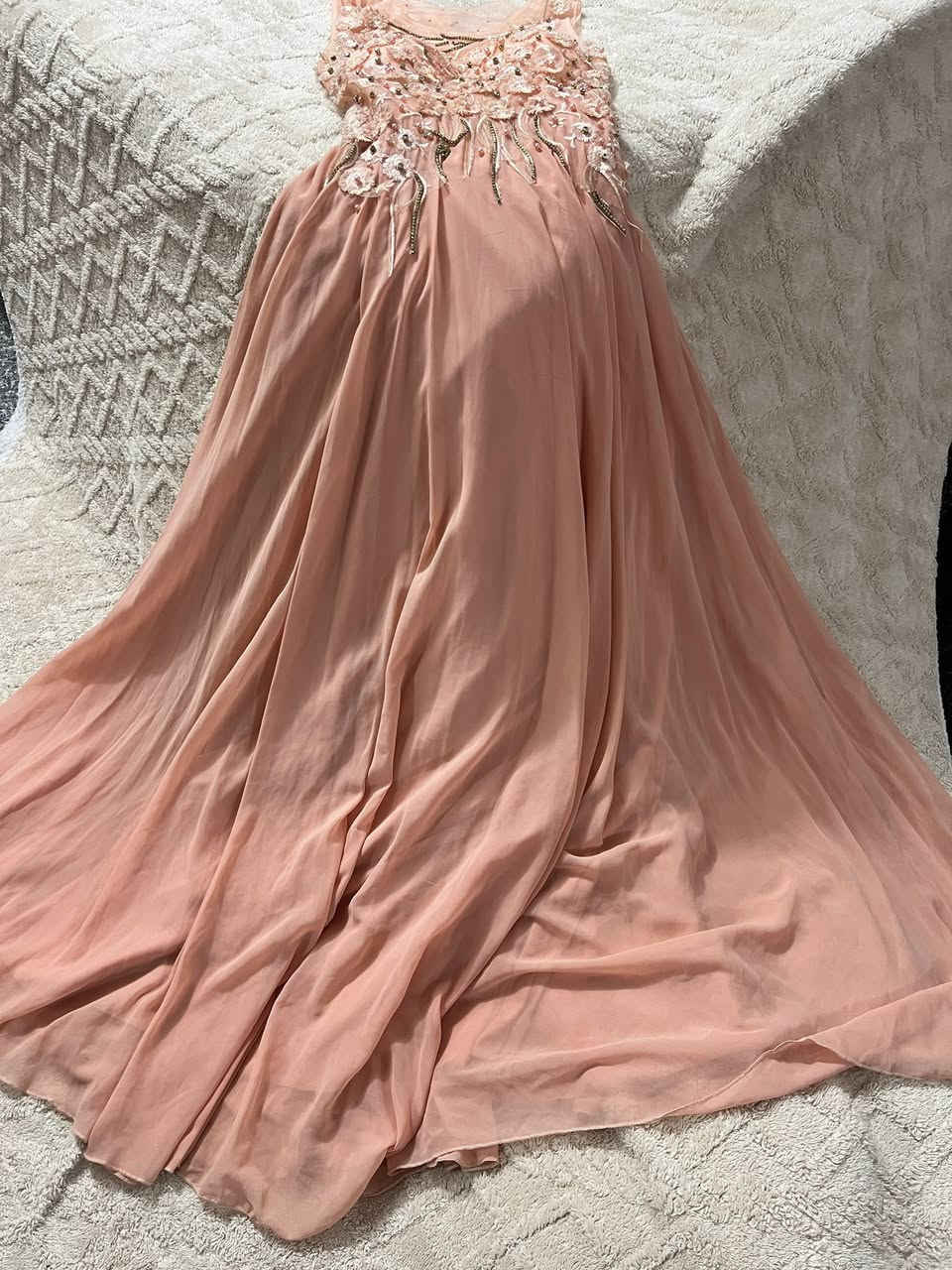 السلام ؏ـليكم فساتين جداً نضيفه التحب تتفضل خاص للأسعار والقياسات والأسعار جداً مناسبه وشكراً🫶


**إذا كنت صاحب هذا الإعلان وتريد حذفه لأي سبب، رجاءا أرسل رسالة إلى الدعم الفني**