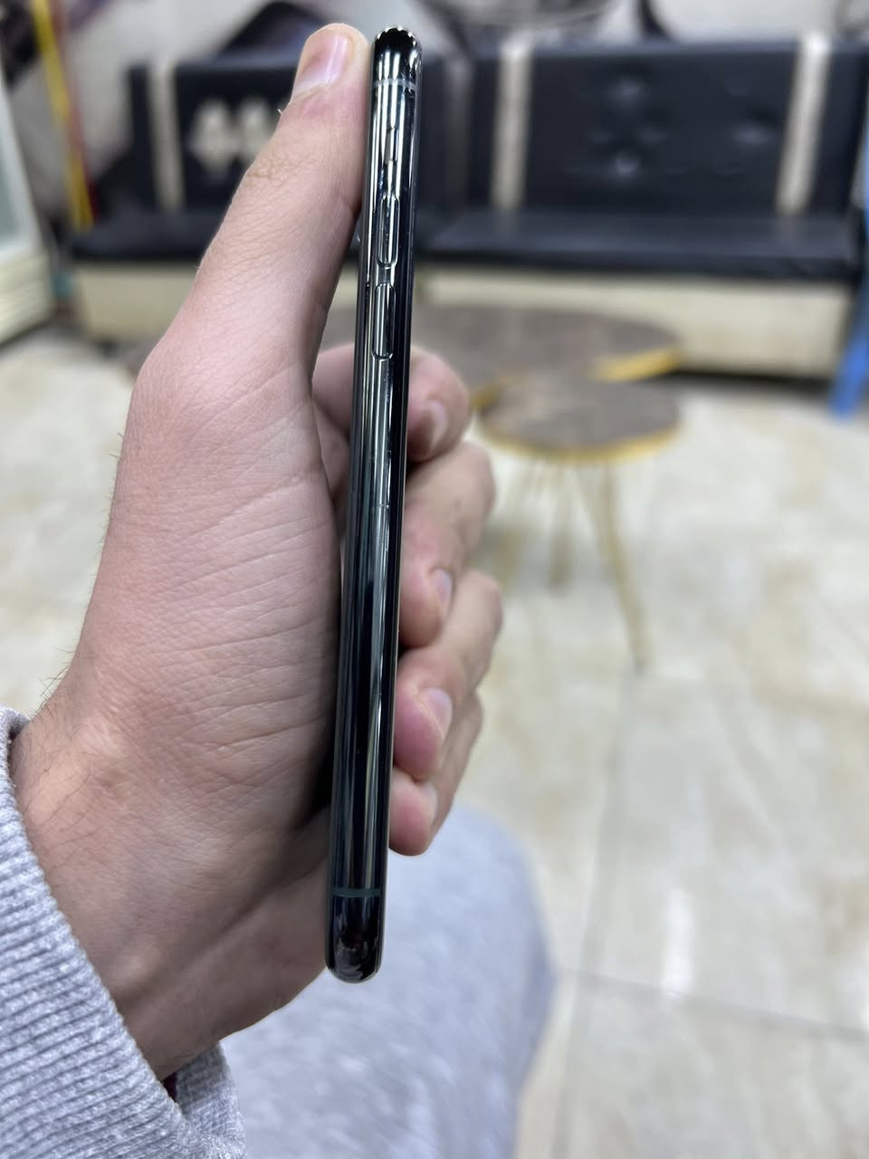 السلام عليكم للبيع 11 برو الصغير مو الجبير الصغير ذاكره 64مبدل بطاريه فقط الباقي كله فوول السعر210وبي مجال عنواني شعب شارع الصحه رقمي ***********
