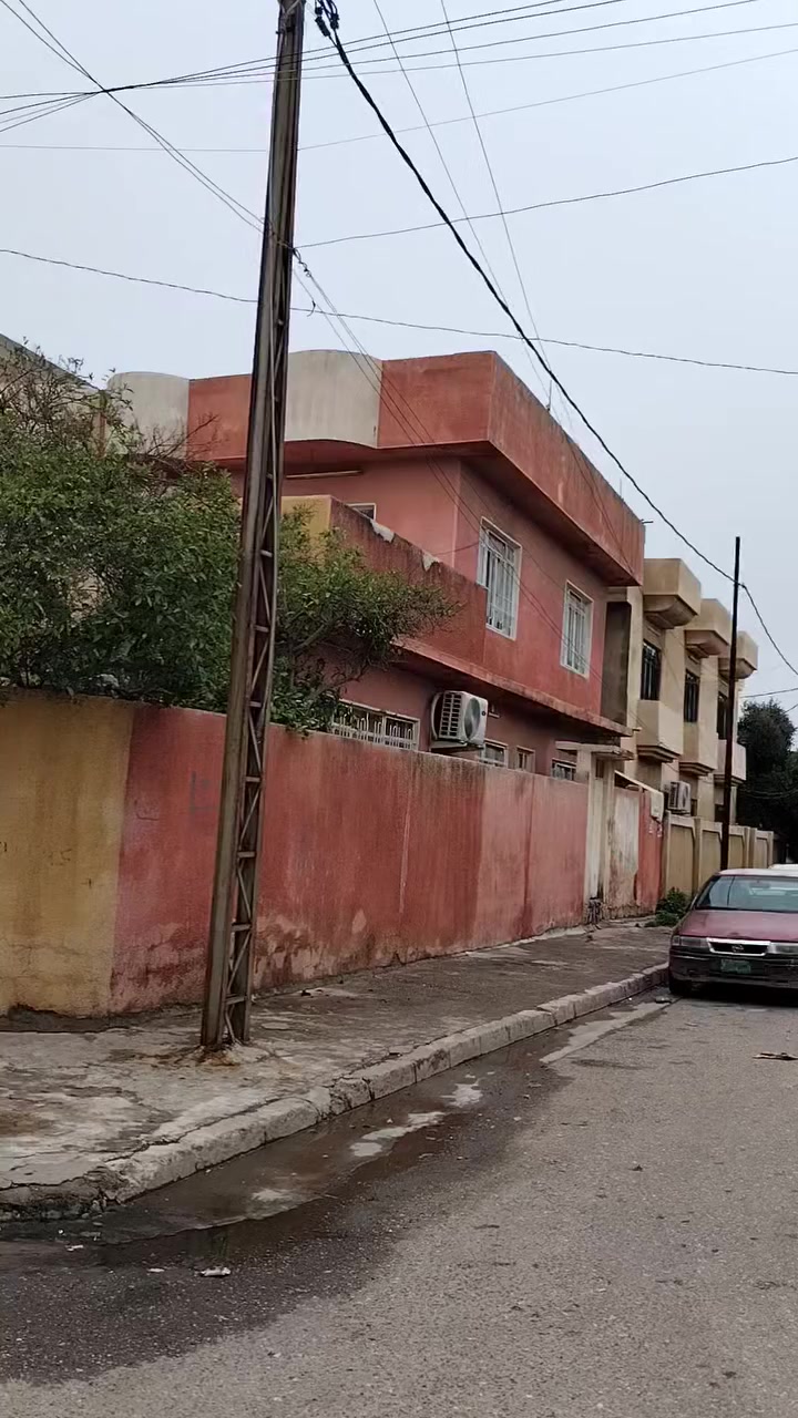 الدارللبيع منطقة حي سومر 
المساحه (200)م طابقين ركن ملك صرف طابو الزهور
البيع من قبل صاحب الدار
للاتصال ***********
            ***********
