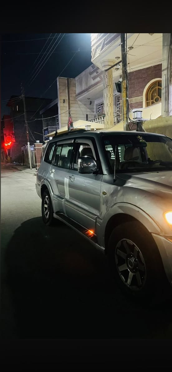 باجيرو 2005سيارة تخبل نضيفه تبريد فوول سيارة اوتماتيك رسمي رقم الماني جديد بسمي تحويل ثاني يوم مكان سيارة بغداد بلديات السعر 65 قفل  ***********
