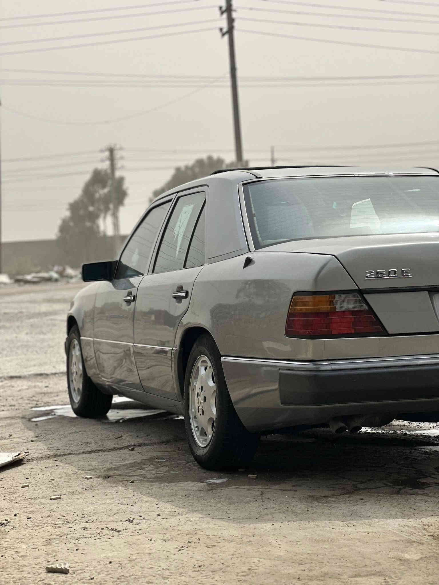 مارسدس دب موديل 1990 محرك ٤ سلندر ٢٣٠ بلادي عنكبوت سيارة جاهزة للأخير حدادية امامي خلفي جديد تايرات جديدة تبريد ثلج سلايت طكتين السيارة مصبوغة عام للجمالية فقط رقم أنبار مشروع وطني سنوية وأرقام جدد انكليزي سيارة باسمي تحويل ثاني يوم مابيهة نقص السعر ٨٠ وبيهة مجال عنوان السيارة بغداد 

هـ ***********
