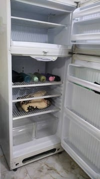 ثلاجه • عاطلة • قابلة للتفاوض