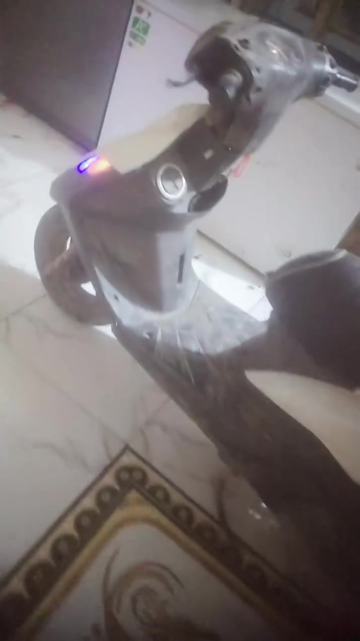 السلام عليكم دراجه جي تي ار ثعلب كابريتر بيها خيط دخان خفيف الدراجه بلاديه كهربائيات شغاله سستم دمام٣ سماعات وكرتات ثنين وياها نقصها جوين شوته السعر ٤٠٠ وبيها مجال حك الجيه مكاني بغداد الزعفرانيه شارع الكهرباء رقم الهاتف ***********

