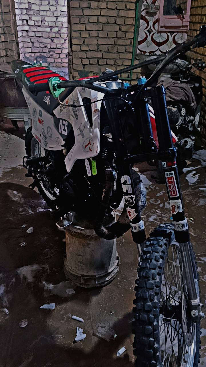 السلام عليكم قفاز ياباني للبيع مكان
ناصريه مركز او مراوس بنامه دراجه جاهزه مكنتهه دايون
مبدله بستم فقط للقوه انه مبدله بيدي دراجه جاهزه 
متواجد خاص او تخابرني ***********
