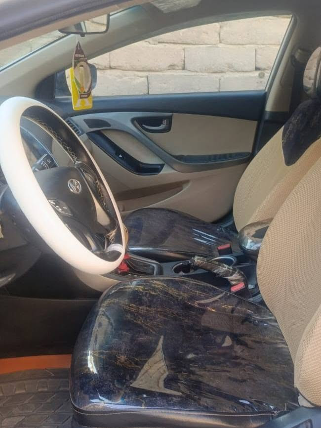 السلام عليكم
انترا 15 خليجي 
بيها جاملغ مبدل وبيها صبغ 
مكينه 1600
رقم ذي قار بسمي مداور ثاني يوم
مراوس بتكسي
سعرها 100 وبيها مجال


**إذا كنت صاحب هذا الإعلان وتريد حذفه لأي سبب، رجاءا أرسل رسالة إلى الدعم الفني**