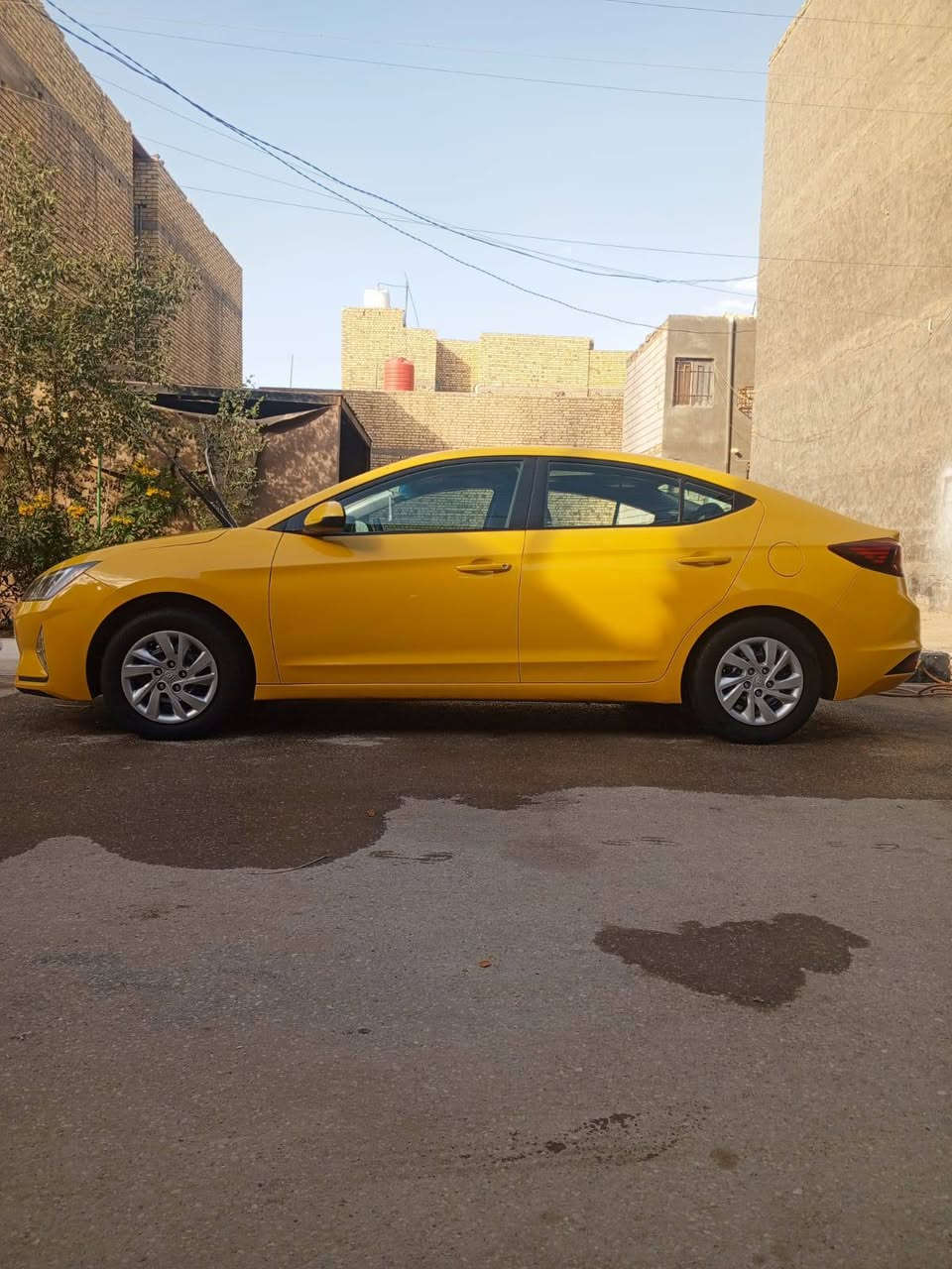 لسلام عليكم النترا مديل 20 وارد امريكي حادثهه جاملغ وبنيد شويه بلغد بارد كير اي تي سياره جاهزه مكينه وكير وتخم وحداديه وتبرد دوشمه عام رقم بغداد دولي بسمي سنويه ل30 مصفره هيئه وغرامات السعر 135 وبي مجال قليل مكان سياره ناصريه مكلف بنشر الاستفسار ع رقم ***********
