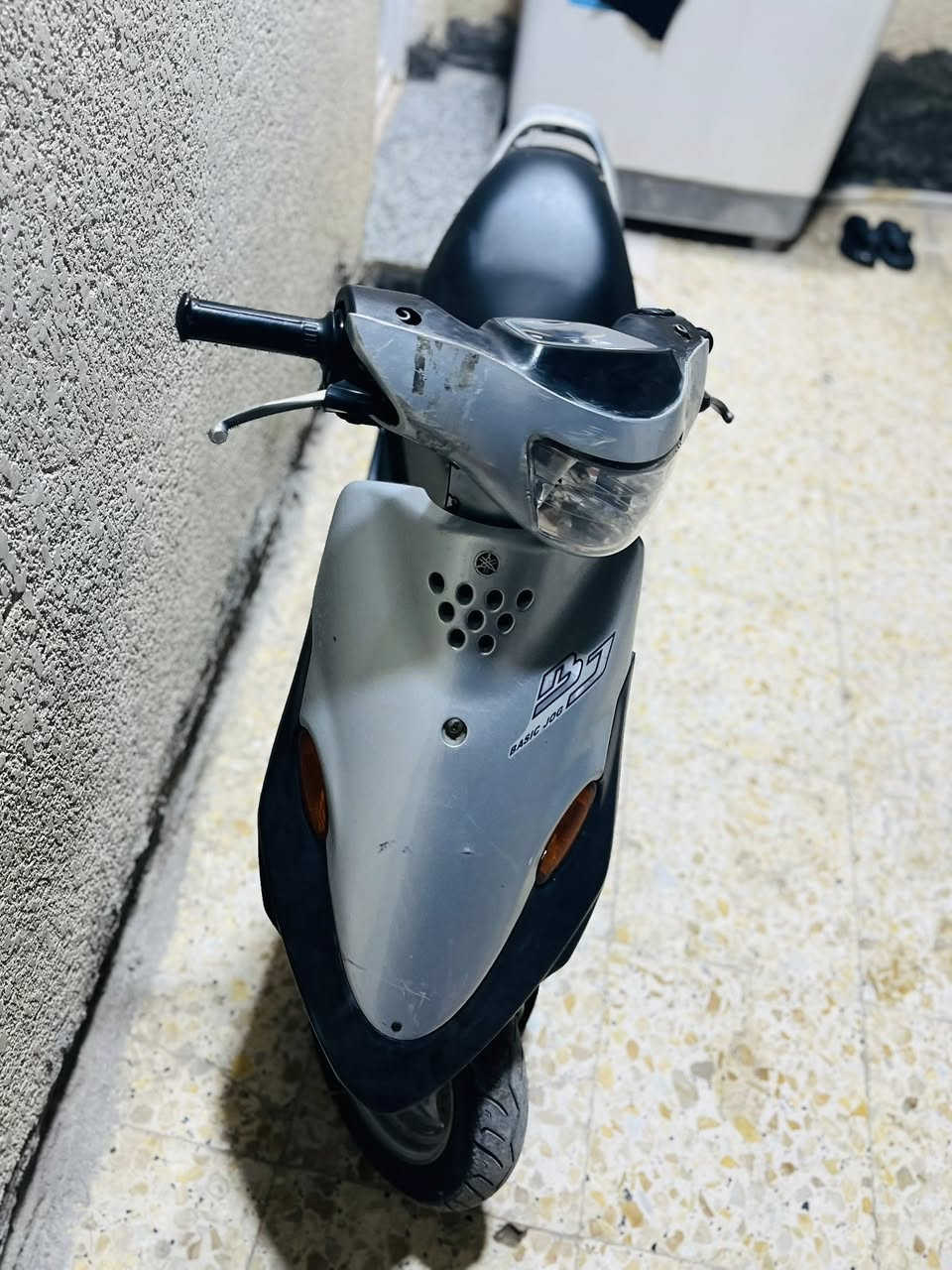 السلام عليكم دراجه للبيع يوماها تسعه زروف دراج صاوله طالعه من الوكيل تقريبا ٦ اشهر ال دراجه نضيفه لا مفتوحه ولا هاي الدراجه أوراق ميسان رقم الهاتف ***********
