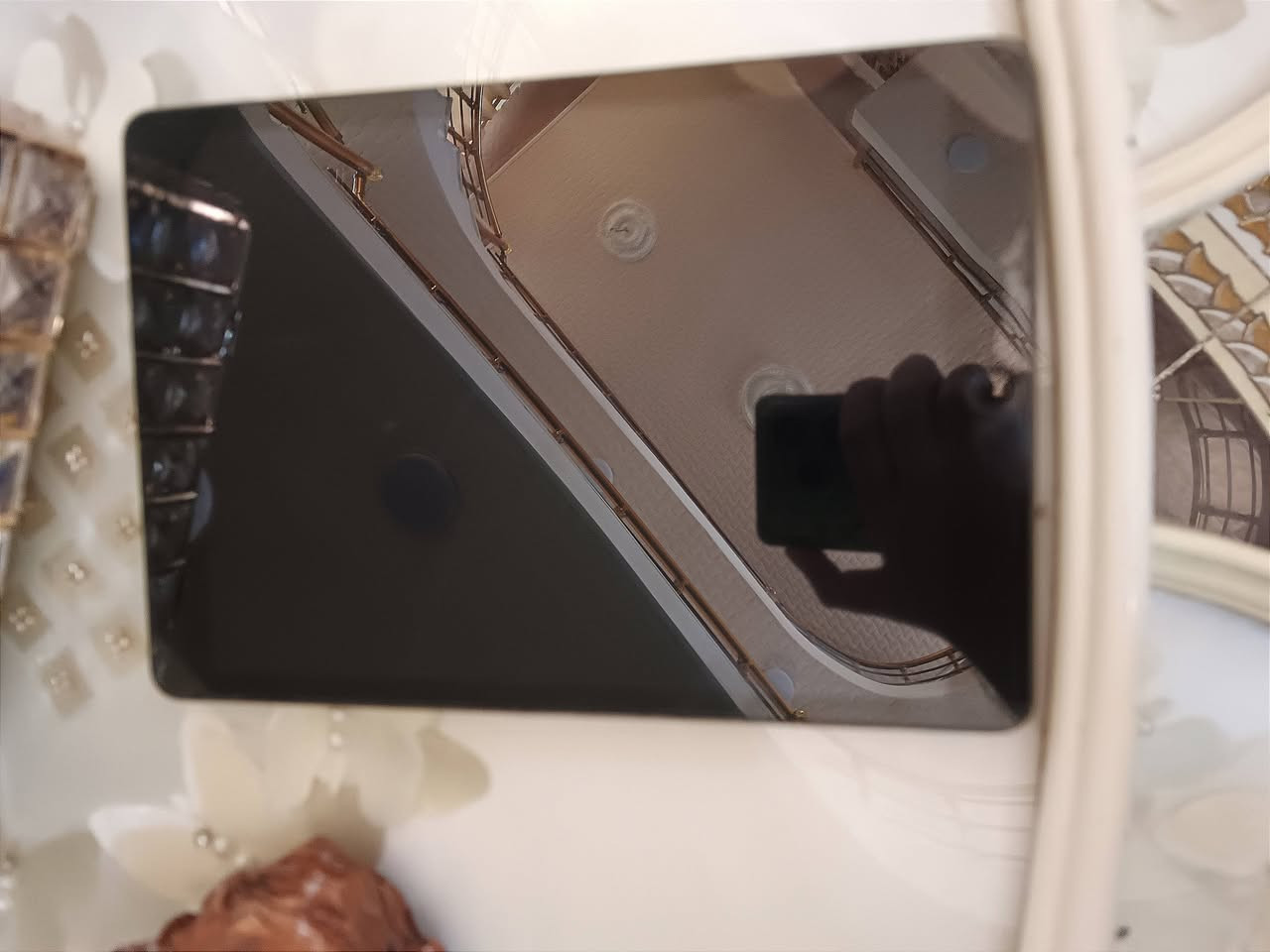 📱 للبيع: iPad 9 (الجيل التاسع)
السعة: 64GB
الحالة: نظيف جدًا، استخدام خفيف
ما بي أي كسر أو طگة أو مشاكل
شغال 100% وكلشي بي تمام ماكو ملحقات
مكاني:بغداد الحرية شارع ٢٠
السعر:225الف وبي مجال قليل
للتواصل:***********
