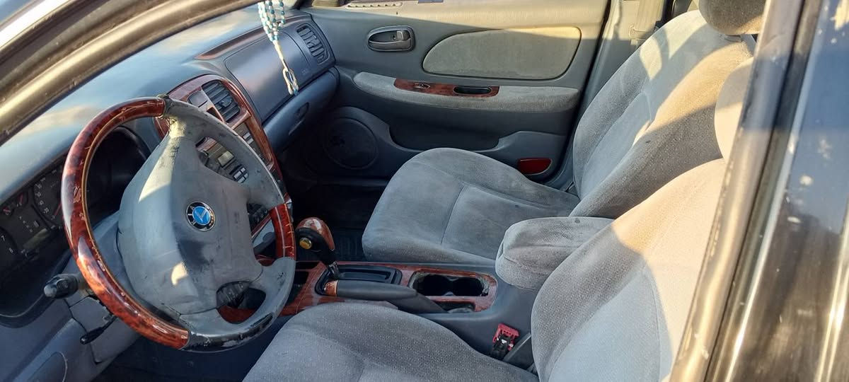 السلام عليكم
اوبتما 2001 للبيع 
رقم قادسية مشروع وطني مكينة وحدادية جاهزة السيارة مصبوغة عام المالك سكنة ديوانية و مكان هم السيارة  ديوانية سعرها 50 ورقة وبيها مجال 
***********
