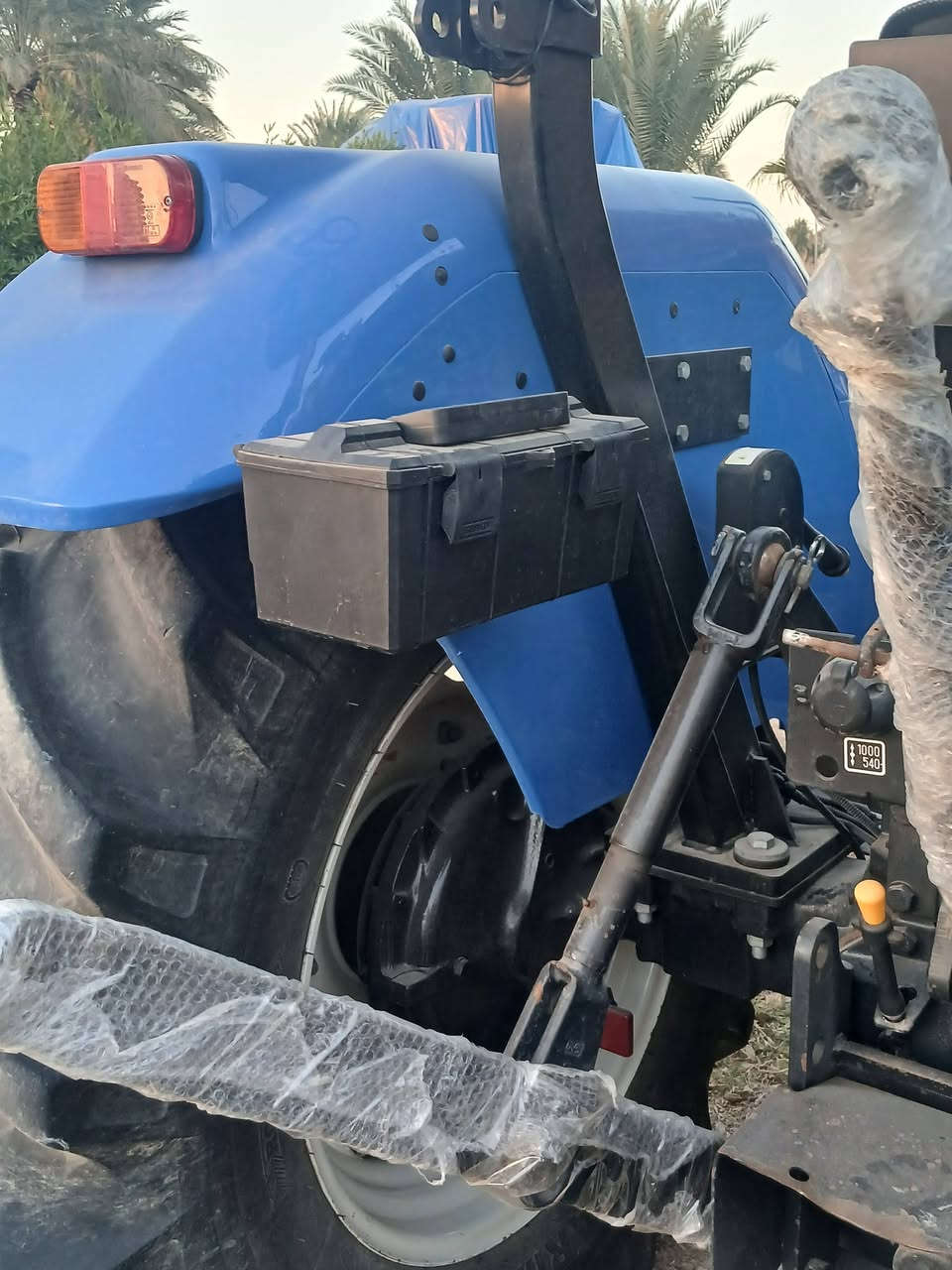 نيو هولند 80 حصان موديل 2022 مشتغله 1000 ساعه رقم اربيل حره تريد تحويل او وكاله للإستفسار اكثر اتصل على الرقم
***********
***********
