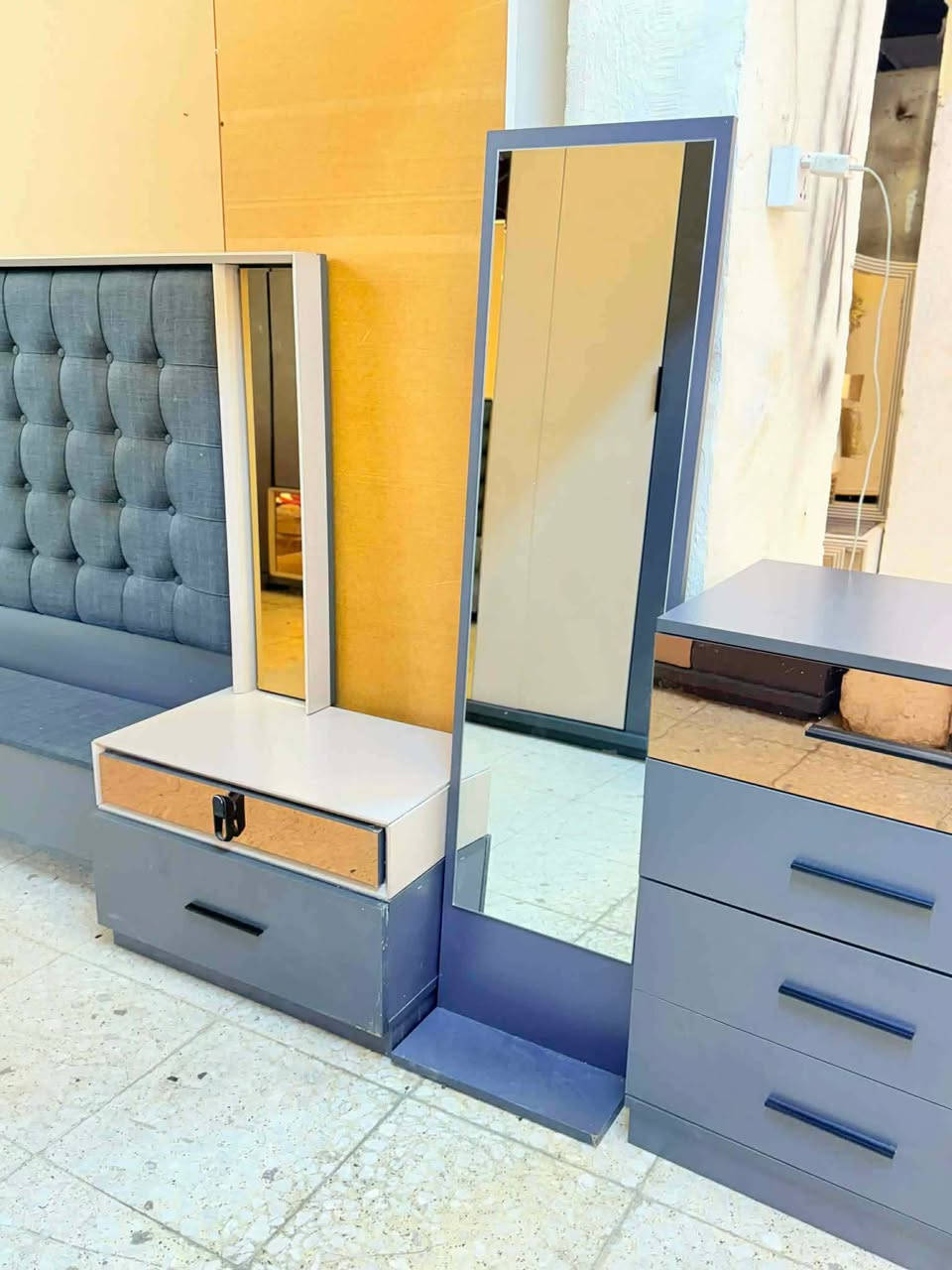 غرفه تركي مودرن حديث 10قطع 💯تركي اصلي نظافه 95 واصل شد او نقل


**إذا كنت صاحب هذا الإعلان وتريد حذفه لأي سبب، رجاءا أرسل رسالة إلى الدعم الفني**