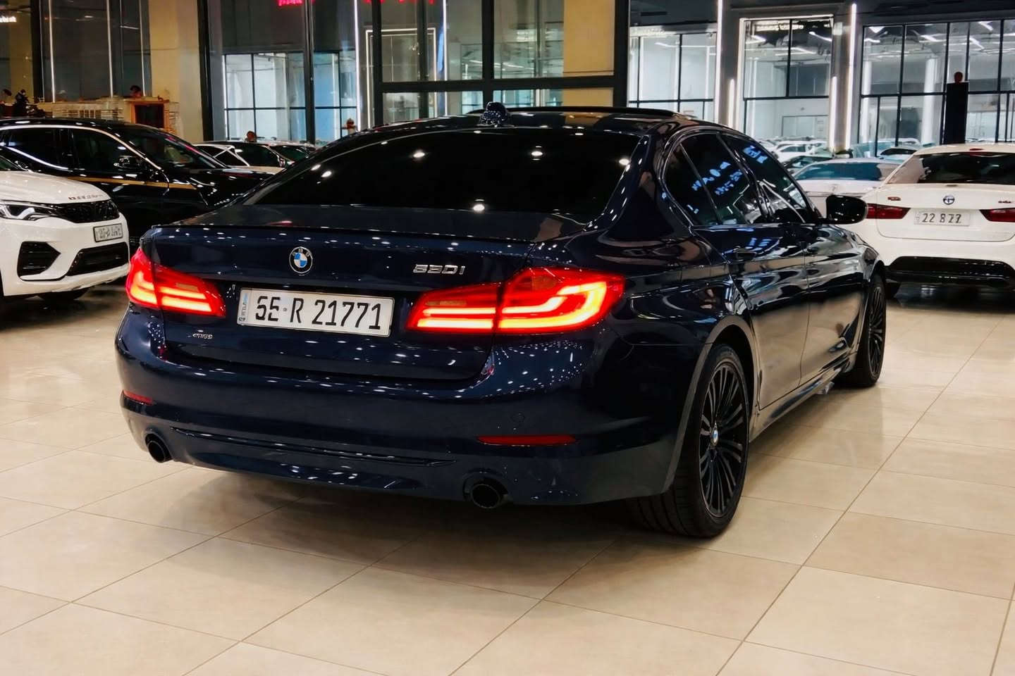 �🔥 فرصة ما تتعوض 🔥🔥
للبيع بي ام دبليو 530i موديل 2019 (فول مواصفات)

✨ سيارة فخمة + أداء عالي + راحة مطلقة

المواصفات:
✔️ فتحه سقف
✔️ شاشه كبيرة + نظام ملاحة
✔️ كاميرات + حساسات
✔️ بصمة تشغيل + دخول ذكي
✔️ كراسي جلد كهرباء مريحة
✔️ إضاءة LED حديثة

تفاصيل السيارة:
✔️ نظيفة جداً وشغل مرتب
✔️ حادث بسيط جداً (غير مؤثر)
✔️ صبغ (جاملغ خلفي + باب خلفي)
✔️ جاهزة للفحص بأي مكان

📍 الموقع: بغداد

💰 السعر: اتصل

📞 ***********

⚡ سيارة جاهزة للاستخدام الفوري وما تحتاج أي مصروف
