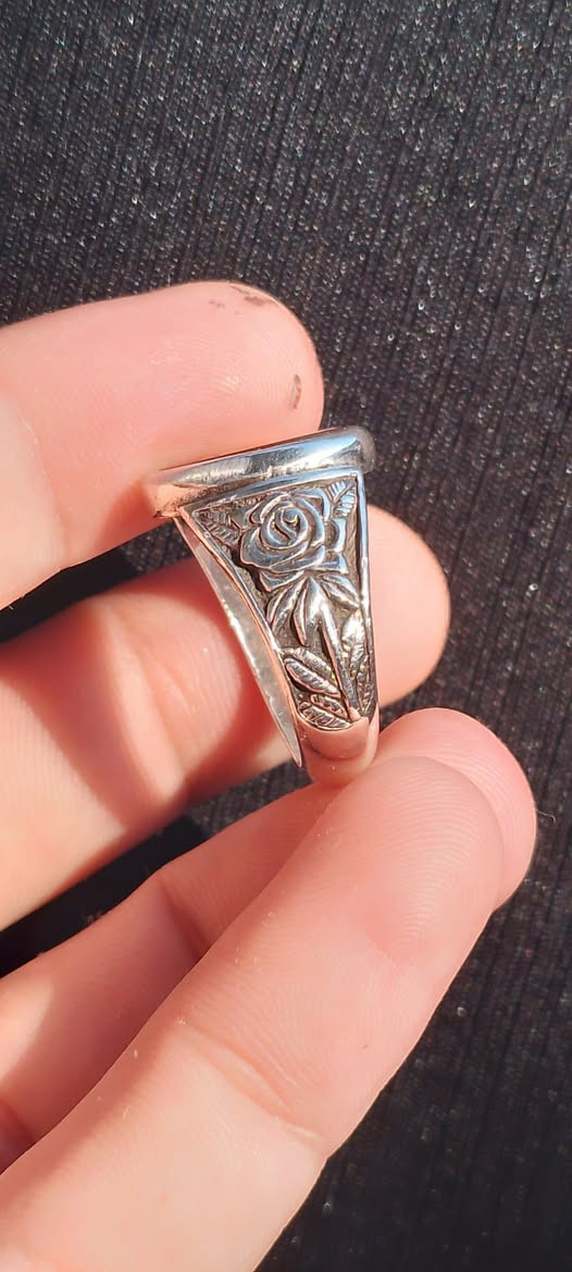 السلام عليــكم
لبيع  بـ ( 40 الـف) بدون عمله رجاءً سعرها مناسب 
قياس (  21 )
محبس  عقيق يماني مشمشي  الخط الاستاذ «محمد» 
 مخطوط عليه ( علـــــــي) عليه السلام 
صياغة يدويه عراقيه ام ورده 🌹 ثكيله فضـه
بدون إحراج توصيل ماكو  ( بدون حجز رجاء اخوي )
مكاني  بغداد مدينه الصدر


**إذا كنت صاحب هذا الإعلان وتريد حذفه لأي سبب، رجاءا أرسل رسالة إلى الدعم الفني**