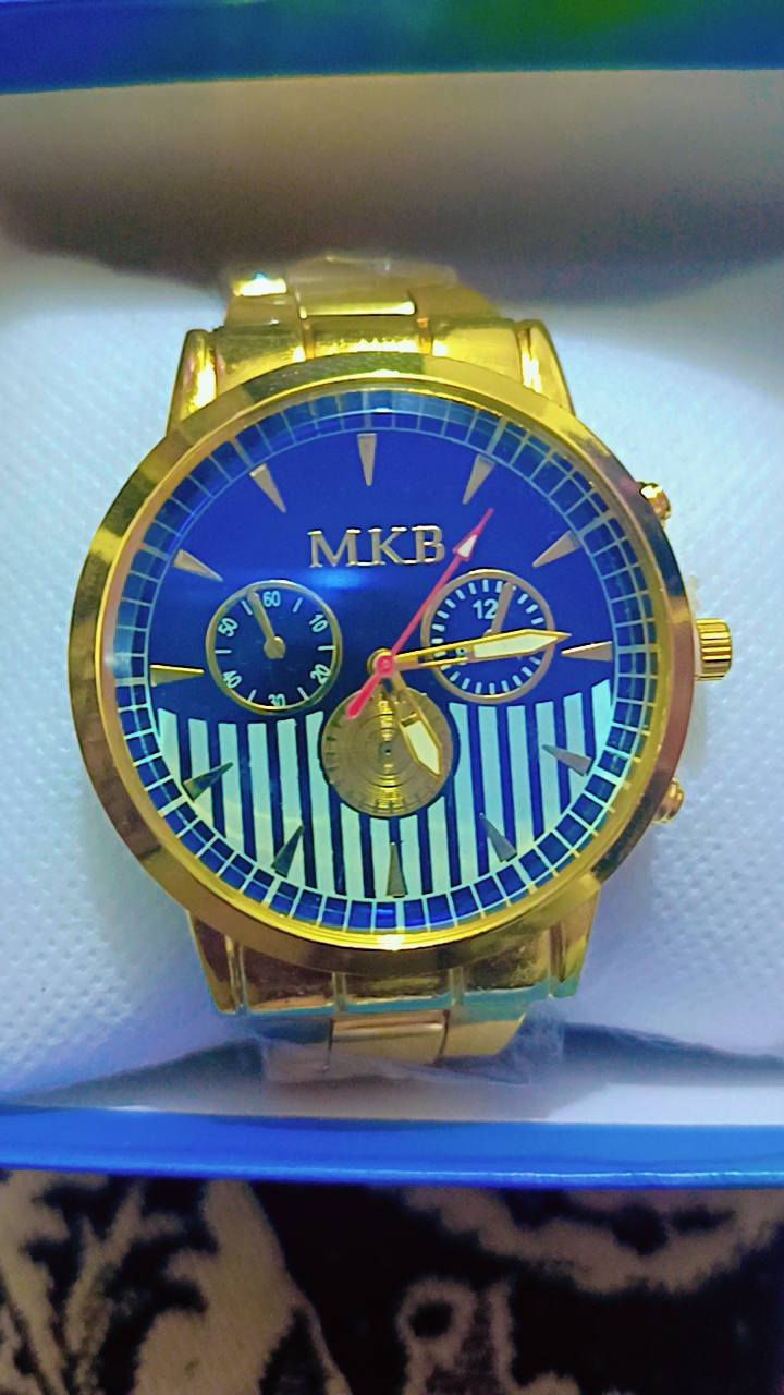 السلام عليكم متوفر بكج رجالي متكون من سبلاشين ابراهيم القريشي وعطر ابراج برج العقرب وساعة وحقيبة سعر البكج 25الف
للتواصل ***********
