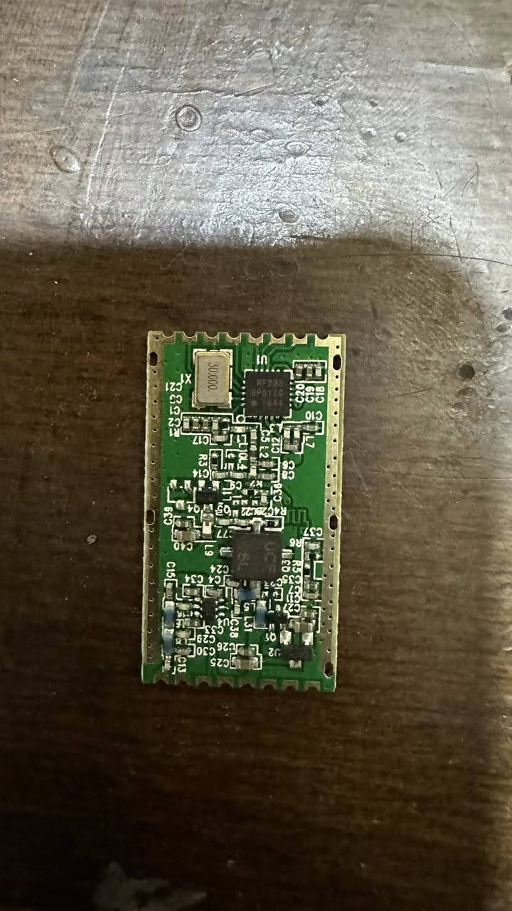 متوفر سعر القطعة ١٥٠٠ دينار اقل طلب ٥٠ قطعه
وحدة إرسال واستقبال لاسلكية عالية الطاقة بتردد 433 ميجاهرتز من HopeRF بقدرة +30 ديسيبل ميلي واط RFM23BP-433S #F5


**إذا كنت صاحب هذا الإعلان وتريد حذفه لأي سبب، رجاءا أرسل رسالة إلى الدعم الفني**