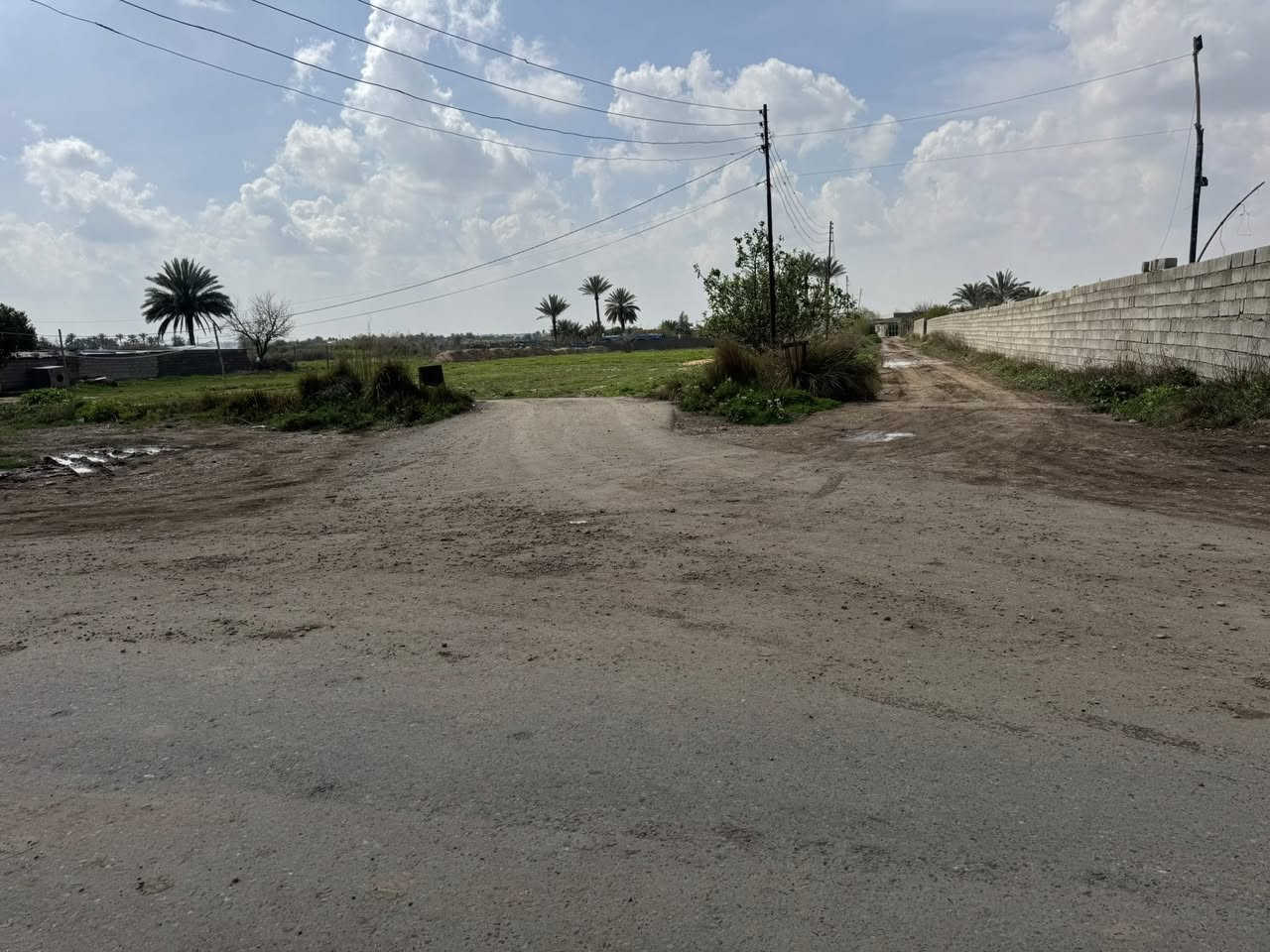 السلام عليكم دونمين ونص ركن 
طابو زراعي بشارع شيخ ونس على طراف العالي عل شارع مباشر واصل ماء وكهرباء حلوات ومرتبات 
سعر الدونم الواحد 65 وبي مجال بسيط 
الشراي يتصل وحياكم الله ***********
