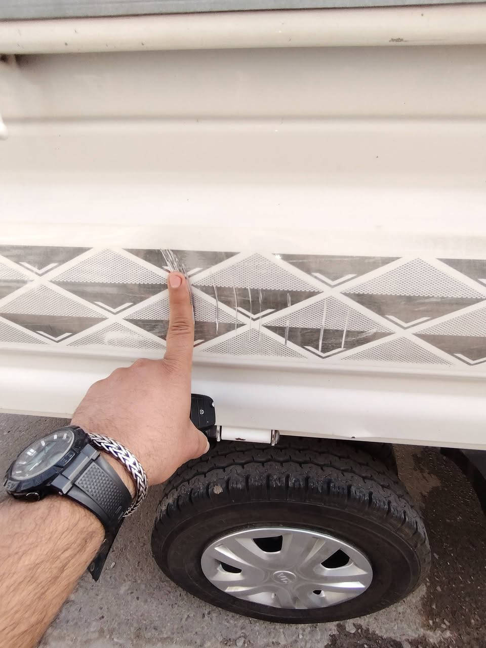 السلام عليكم
كيا بنكو للبيع موديل 2020
كفاله عامه وضع شركه كير محرك اكسل
كشر مكفول ماعده اصبع بالبدي رقم بغداد انكليزي
سنويه منتهيه تحويل فقط بسم المشتري
مكانها بغداد 
السعر 132$ بيها مجال حك الجيه
ه‍‍ ***********
