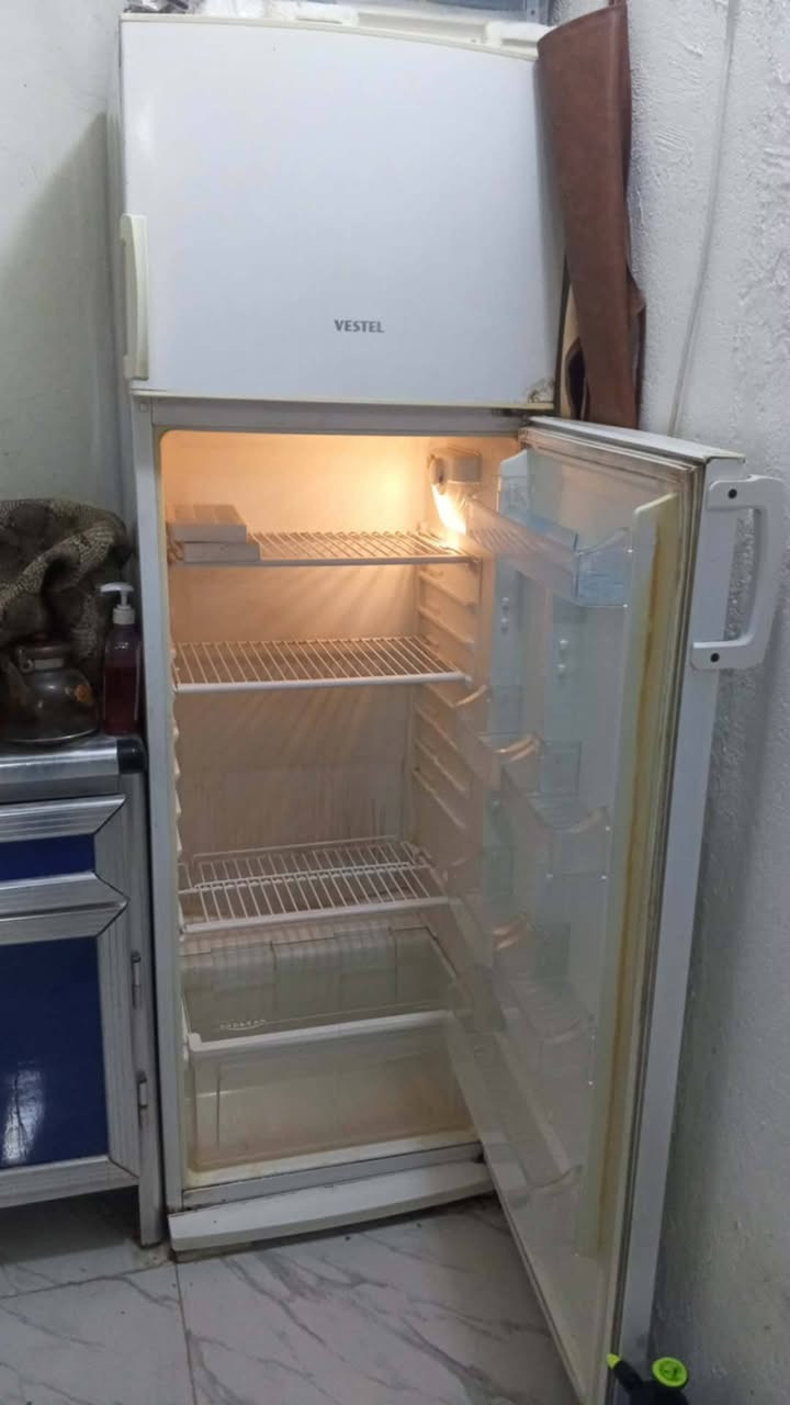 غراض بيت نضيفات كاونتر 3قطع نضيف كلش ب175بيه مجال
ثلاجه حجم كبير شغاله على فحص ب150بيه مجال 
تخم 8مقاعد تركي يتحول سرير ويه فرشه وشجره زينه ب425بيه مجال مستعجلين على بيعهن كلهن شلع بيعهن مكان بغداد كريعات


**إذا كنت صاحب هذا الإعلان وتريد حذفه لأي سبب، رجاءا أرسل رسالة إلى الدعم الفني**