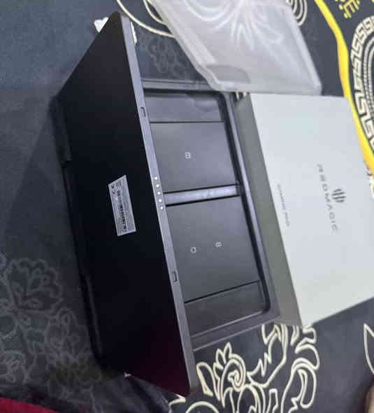 ايباد ريد ماجك نوفا 512 ذاكره استخدام بسيط كل ملحقاته كامله 
750 وبي مجال بسيط 
مكاني بغداد 
***********
