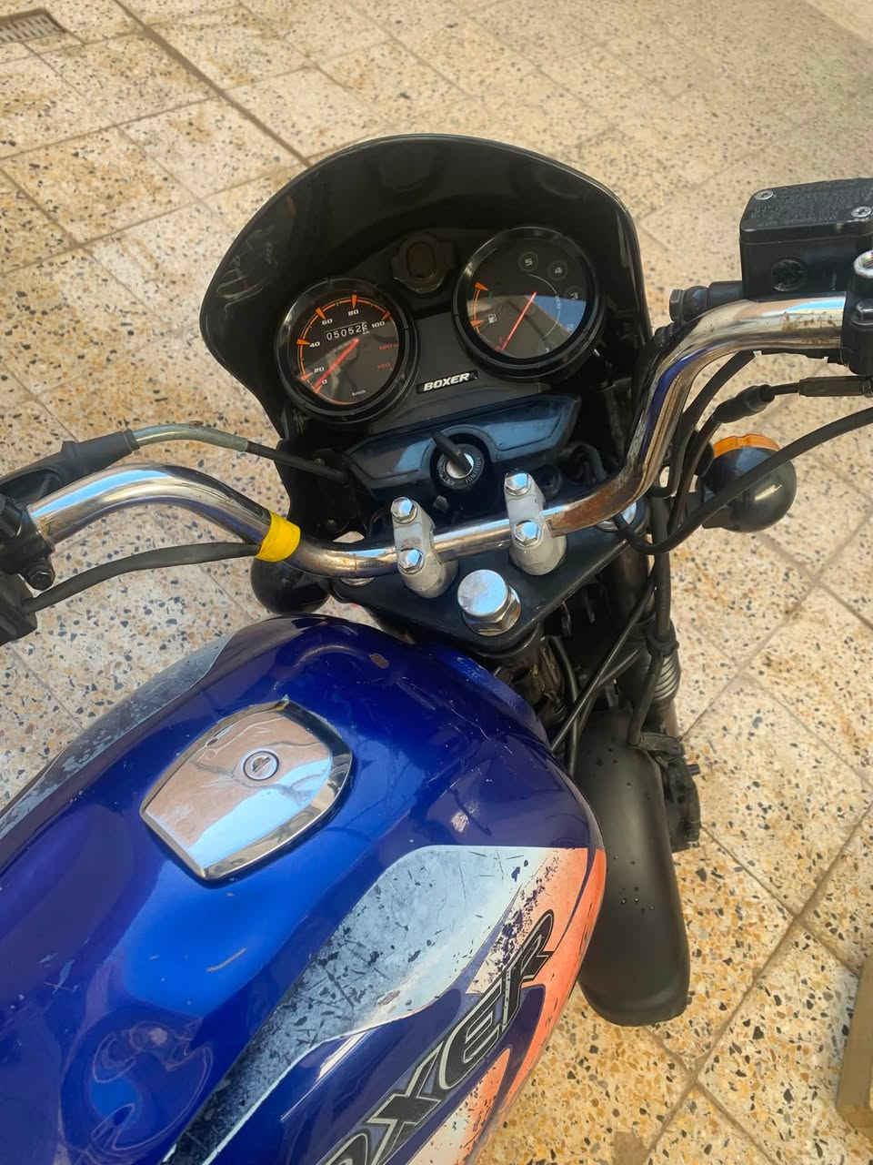 السلام عليكم بوكسر 23 
كهربائيات كامله 
مكينه خرسه اوراق تالفه 
بياع شرطه الخامسه 
900 بيهه مجال بسيط 
*********** 
مكلف بل نشر
