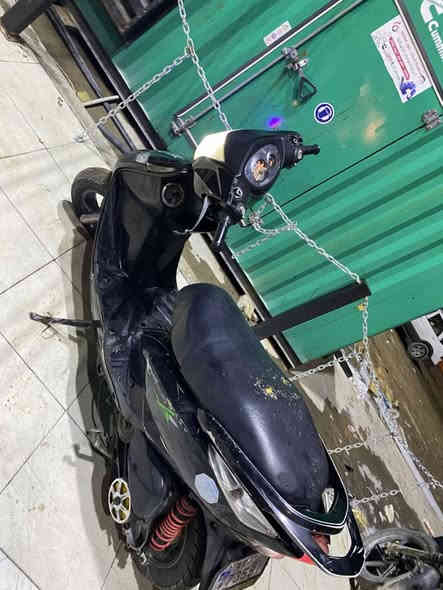 السلام عليكم 
دراجه ثعلب كصه gtr دراجه نظيفه نكره سلف مكينه ناعمه 
مزود كلج اماي WF
مزود مكينه  بوشه ٥٩
الدراجه شلعتها تشك الكاع شرط اذا مو شلعه ومعدل تاخذها ب بلاش معدل تمشي ١٣٠
الدراجه مابيها نقوصات  رايدها ب ٦٠٠ مامتواجد لافيس ولا ماسنجر
رقم الهاتف ***********
رقم الواتساب ***********
