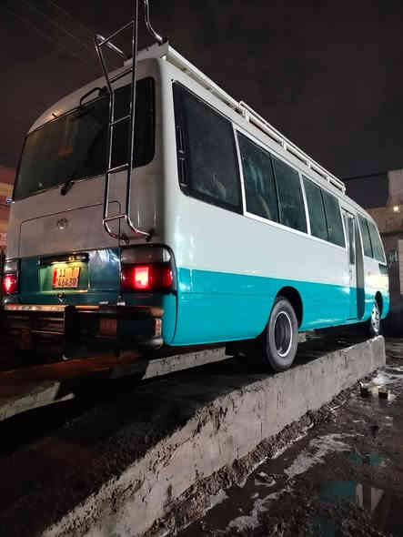 سلام عليكم 
كوستر لبيع موديل 2009 مكينه وكير راكسل وحداديه كامله خير من الله ولبيض كفاله ولازرك صبغنه اخضر لجماليه منضومه غاز 80لتر تخم تاير سياره رقم نكليزي بغداد   
سياره خير من الله 
رقم الهاتف ***********
