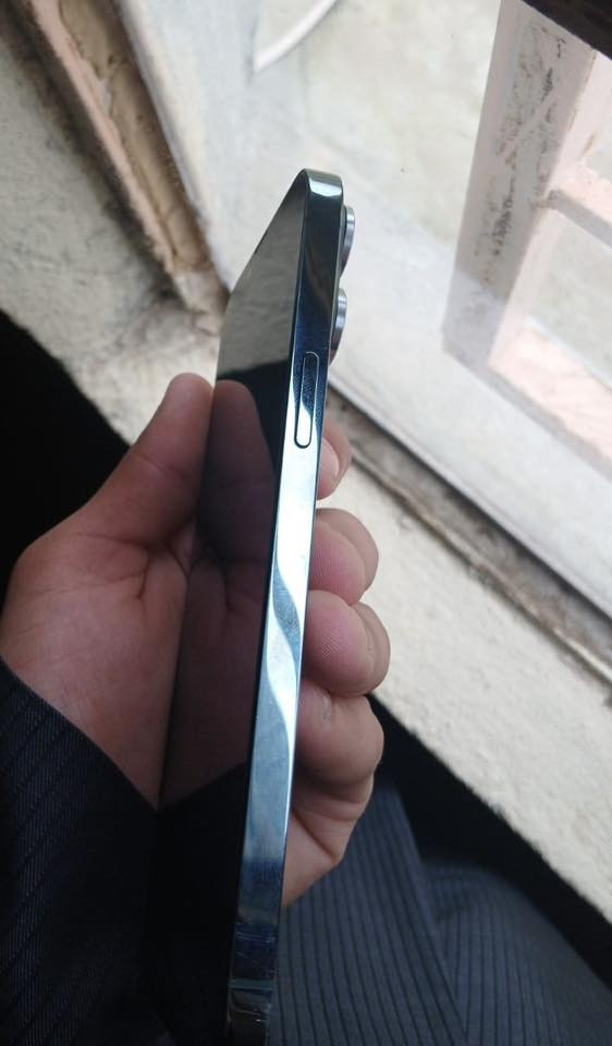 13 برو ماكس زيتوني للبيع 🔴
المواصفات 🔴

* الذاكره 256
*نموذج MN 
* بطاريه اصليه مامبدله 75
* دبل سيم
*شاشه اصليه مامبدله 
الجهاز ما مبدل بي اي شي فول نضافه التصوير دمعه والشاشه اصليه ابد مامبدله مثل ماتشوفون الجهاز فول نظافه مابي اي خلل يشهد الله لو ما متوازي على فلوسه مابيعه  

السعر 730 وبي مجال بسيط 🔴
واتساب للتواصل ***********
العنوان الموصل المجوعه الثقافيه شارع العباسي
