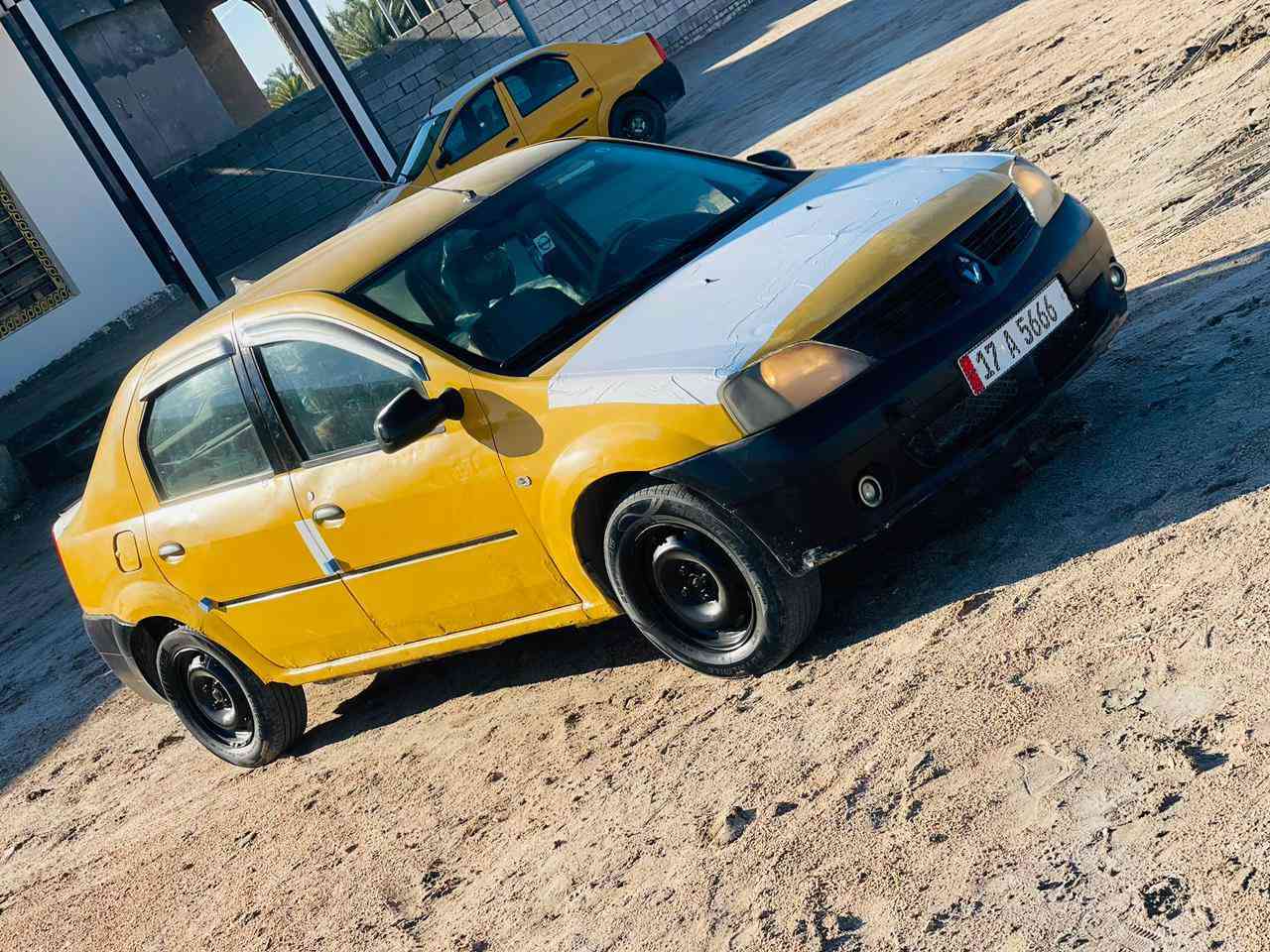 رينو للبيع 2009
بسمي رقم مثنى نكليزي 
 مكينه وكير  جدد حاويه 
مكاني الخضر 
سعر 33 بيه مجال 

‏‪***********‬‏
