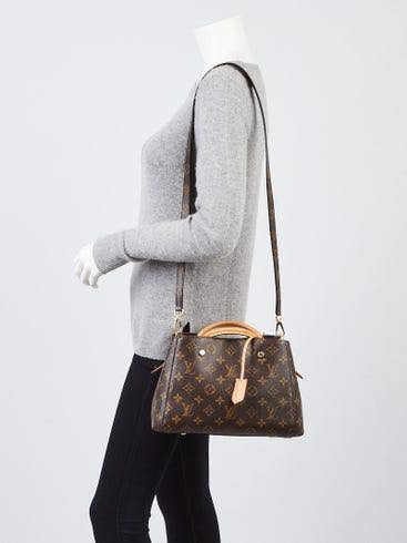Louis Vuitton Montaigne
تخبل هاي القطعه حجم صغير


**إذا كنت صاحب هذا الإعلان وتريد حذفه لأي سبب، رجاءا أرسل رسالة إلى الدعم الفني**