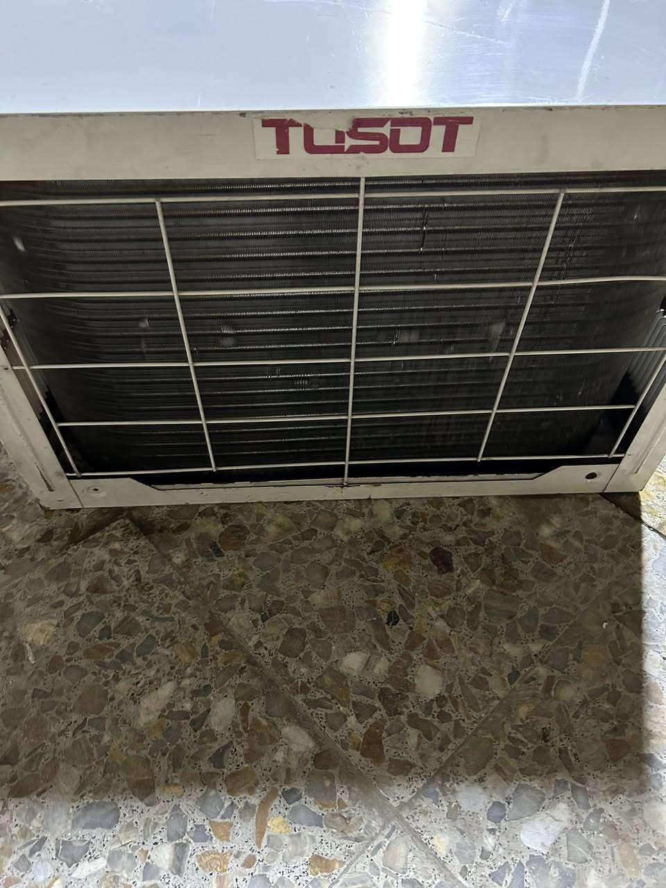 سلام عليكم مكيف توسوت طنين تدفئه تبريد ثلج قرصه شركه سعر 300 بي مجال بسيط مكاني بغداد المشتل يوجد توصيل ***********
