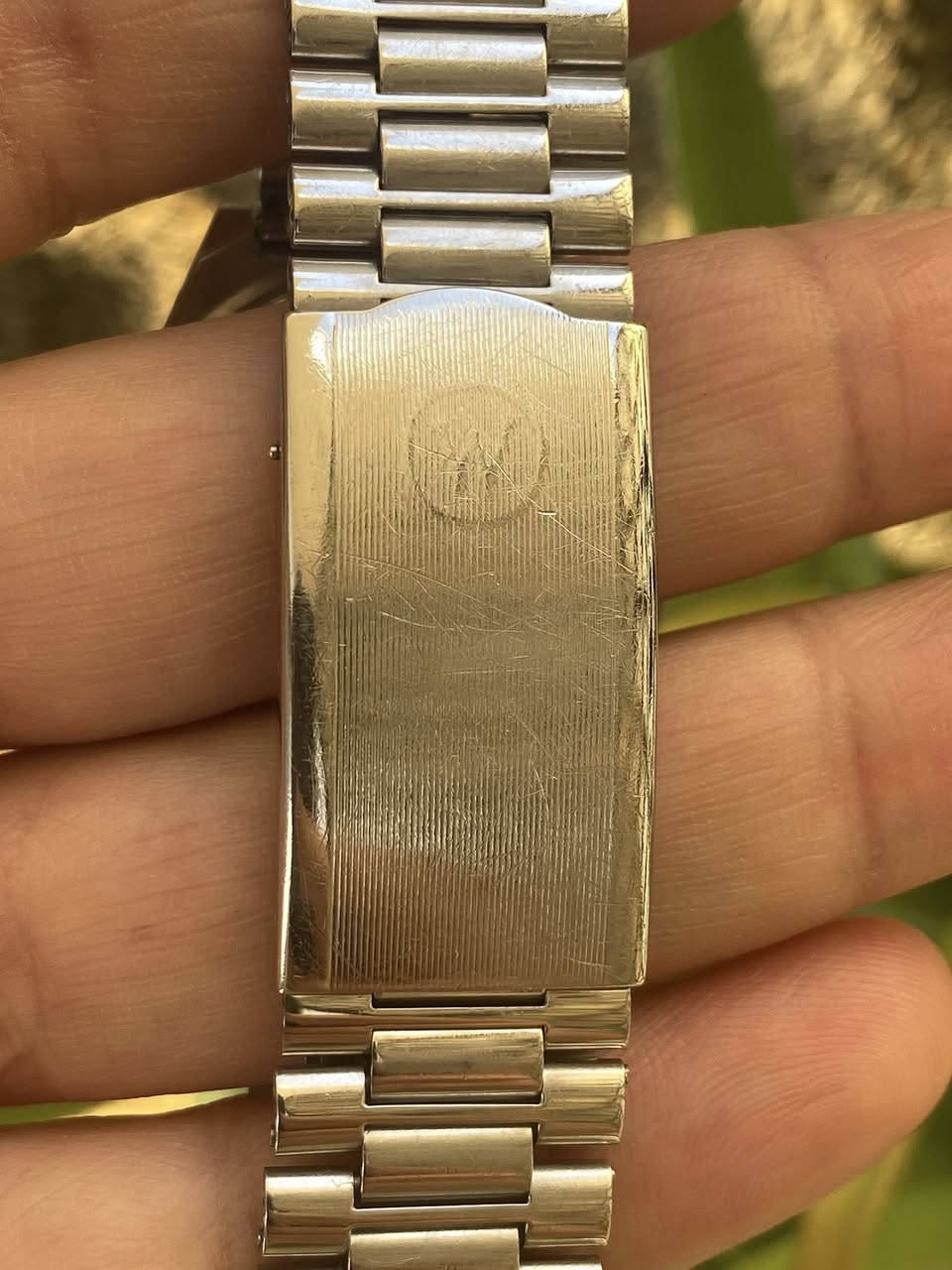 السلام عليكم
ويست اند 
سويسري اصلي 
اتوماتيك 
نظافة ٩٥٪؜
مينا لوك
ارقام وعقارب لامينوس مضيئة
بلادية بالكامل
زجاج ضد الخدوش 
تاريخ عربي وإنكليزي
ستانلس ستيل بالكامل 
مقاومة للماء 
القطر ٣٦ 
السعر ١٥٠ 
يوجد توصيل لجميع المحافظات 
***********
