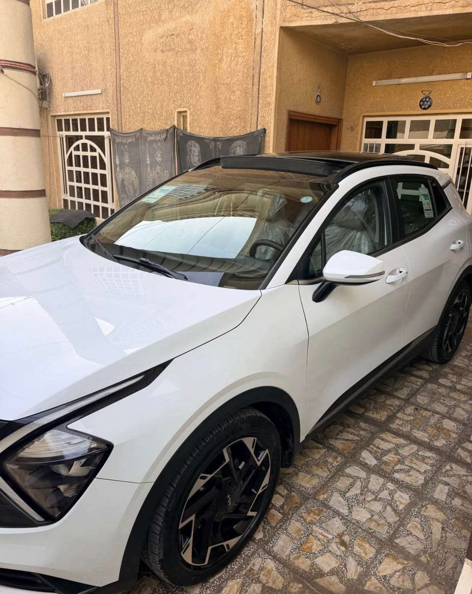 سياره فول ١/١ جديده بمعنى لكلمه  سياره مال مره فه منل دوام للبيت سياره كلش نضيفه *********** بغداد, العراق
