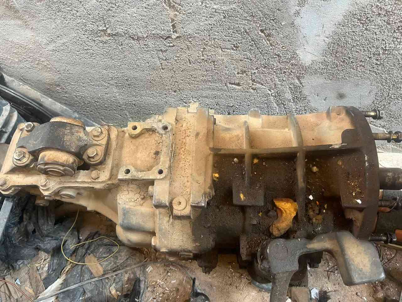 كمبريسر بطه راوتري حجم 17 كوم حديد ب50 بيهه مجال وكير شيري تريده هوا وفنديشن تريد بدون لا نضوح ولا بي كلشي بس وصخ رايده 200 وبي مجال شراي ***********
