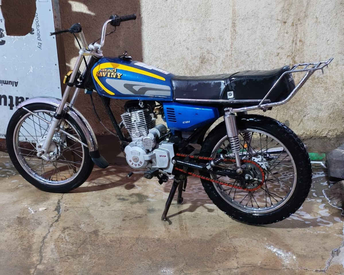 السلام عليكم دراجه ايراني تعمير أغراض جديد مكينه سفان ٥ كير شلعه ومعدل فول الدراجه سكنر ٤٧٥ وبيها مجال ***********
