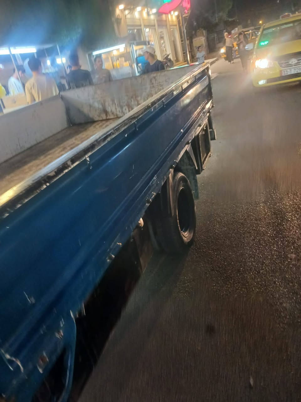 سلام عليكم سيارة كية حمل الفين واحد سياره مكفوله من كلشي السياره بسمي المكان بغداد العبيدي شارع المحافض قرب مدرسه الأكرمين ***********
